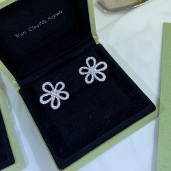 Van Cleef & Arpels Flowerlace Of Silver VCA Earrings 