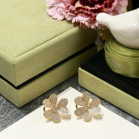 Van Cleef & Arpels Frivole Of Rose Gold VCA Earrings Gold 3 Colors