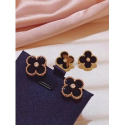 Van Cleef & Arpels Sweet Alhambra Gold Black Earrings 