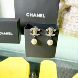 Chanel Cold Classic Womens Drop Earrings 