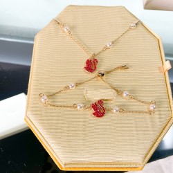 Swarovski Iconic Swan Gold Red Necklace 5683933 