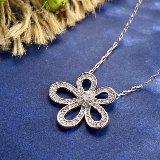 Van Cleef & Arpels Flowerlace White Gold/VCA Necklaces