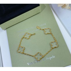 Van Cleef & Arpels Vintage Alhambra Rose Gold Of VCA Necklaces 5 Flowers 
