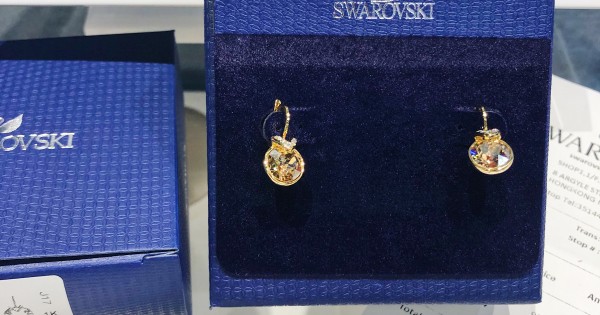 Swarovski Bella Heart Pierced Earrings, Pink, Rose-gold tone plated 5515192  - Morré Lyons Jewelers
