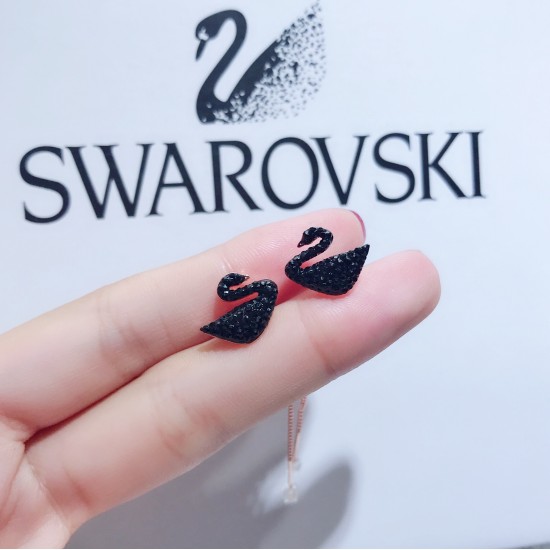 Swarovski Iconic Swan Earrings 5351805