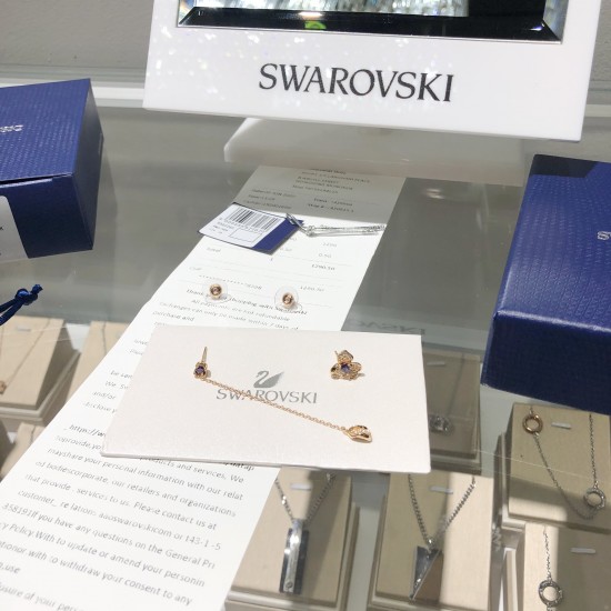 Swarovski Trillium Earrings 5562262