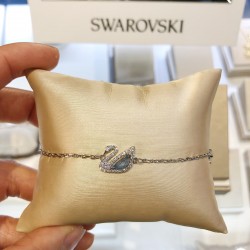 Swarovski Crystal Blues Swan Female Bracelet 5521473