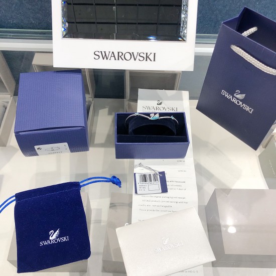 Swarovski Iconic Swan Bangle 5549312