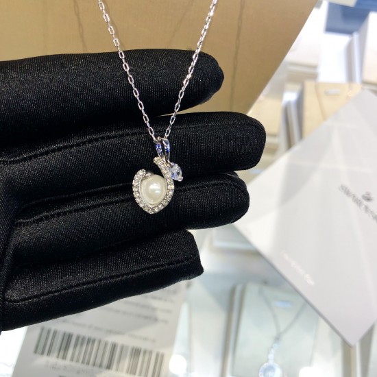 Swarovski Crystal Leaf Shape Necklace Earring 5464408