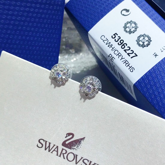 Swarovski Sparkling Dance Flower Earrings 5396227