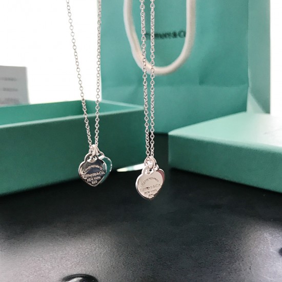 Return to Tiffany™ Heart Tag Pendant in Silver, Medium