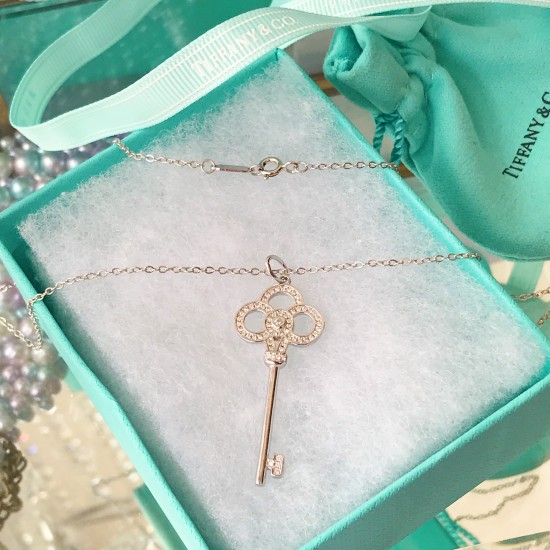 Tiffany Keys mini crown key pendant in 18k gold with diamonds