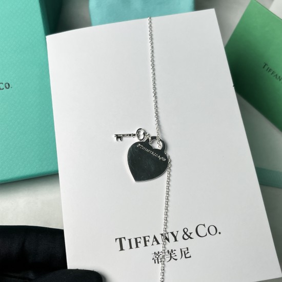 Tiffany & Co.Silver Love key Necklace For W Pendant Jewelry